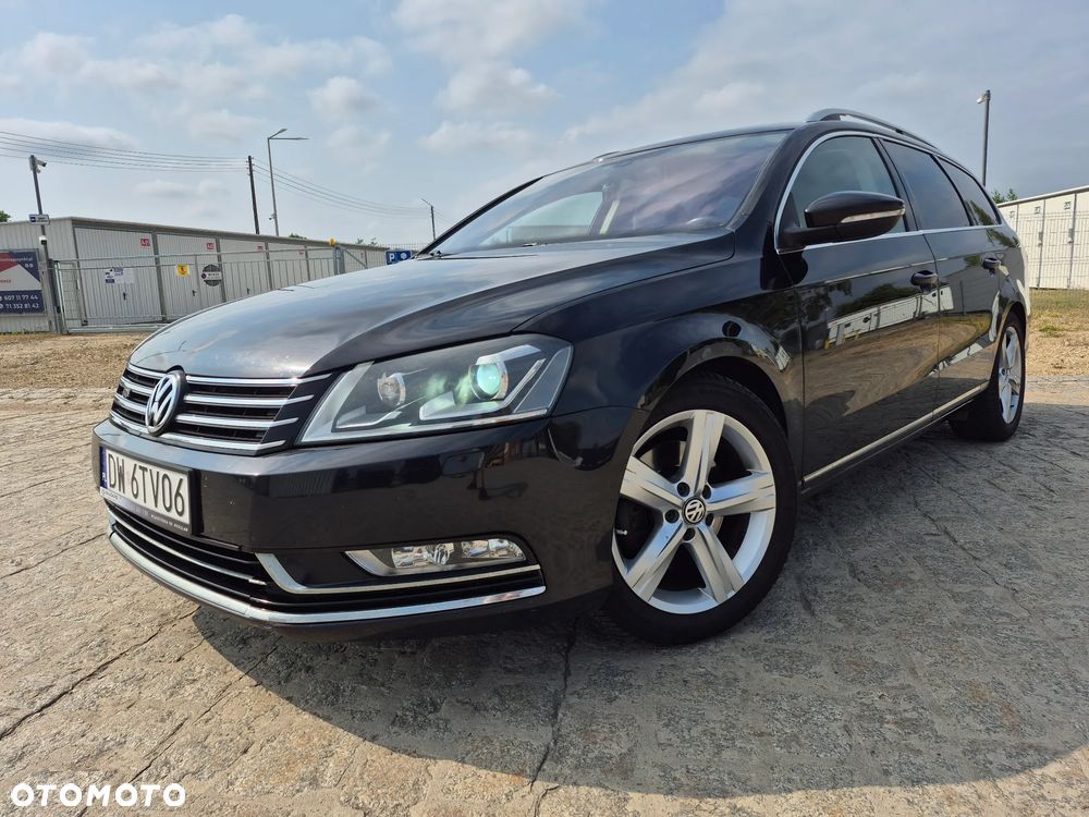 Volkswagen Passat - 1
