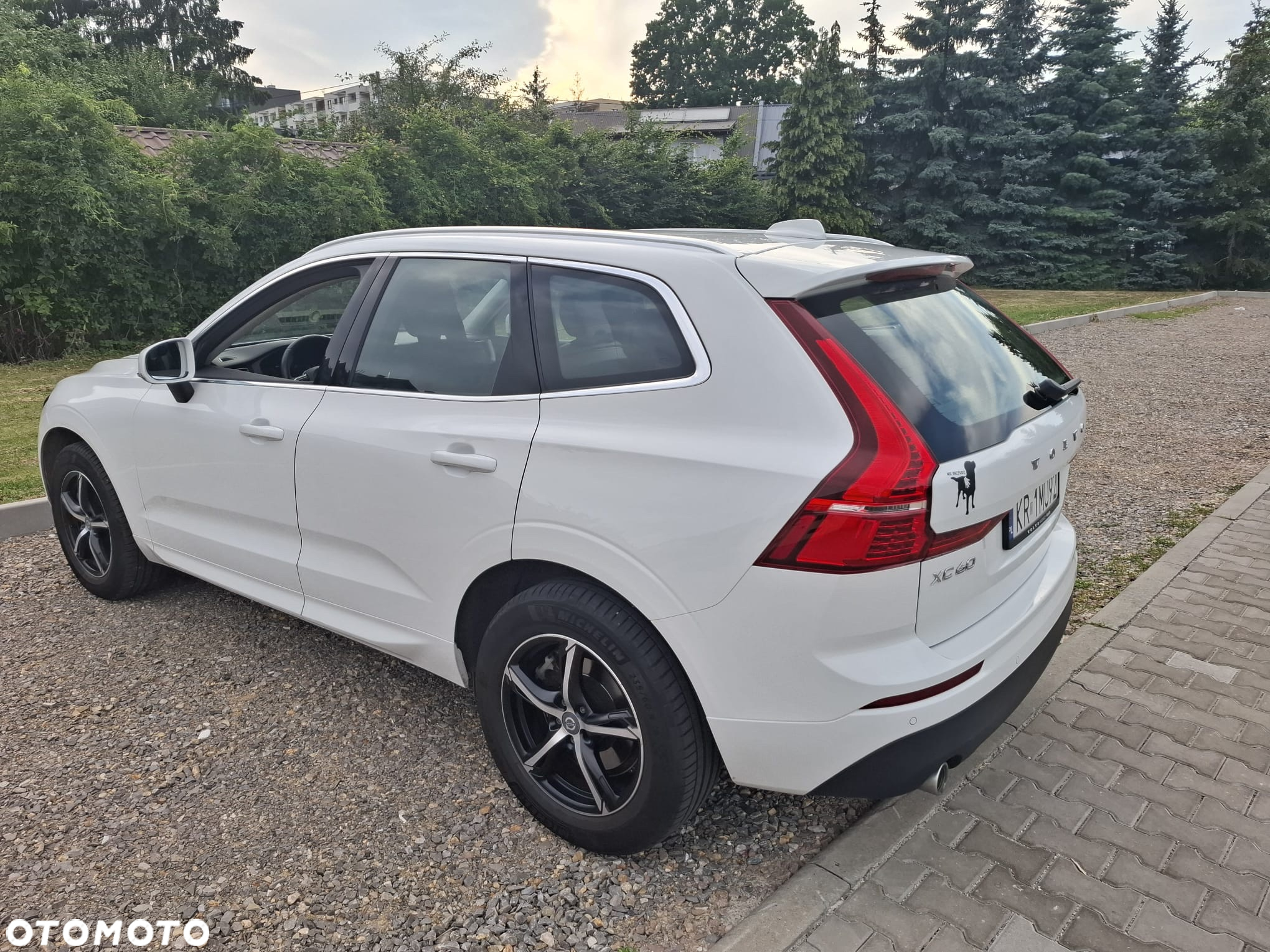 Volvo XC 60 T4 Momentum Pro - 4