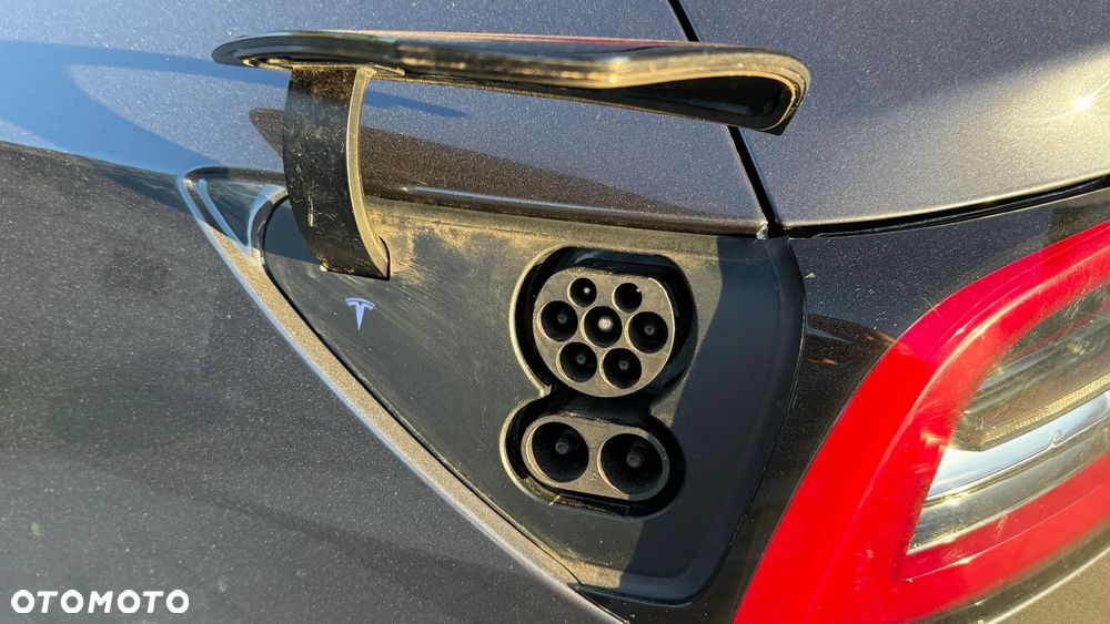Tesla Model 3 Langstreckenbatterie Allradantrieb Dual Motor - 8