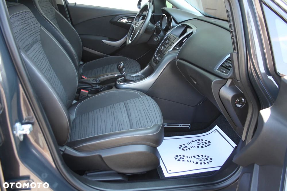 Opel Astra 1.4 Turbo Design Edition - 32