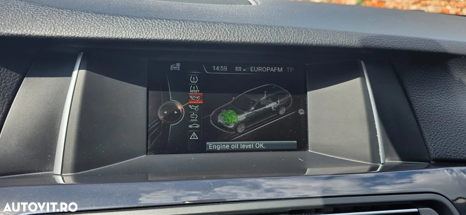 BMW Seria 5 520d xDrive AT - 13