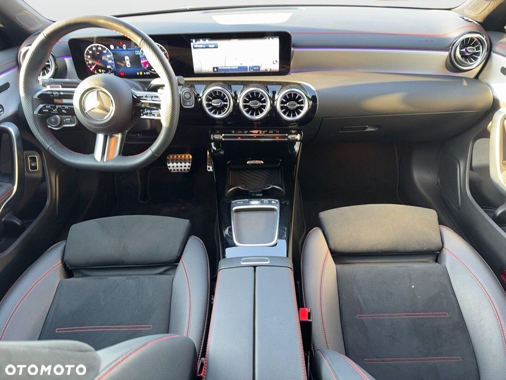 Mercedes-Benz CLA 200 AMG Line 7G-DCT - 10