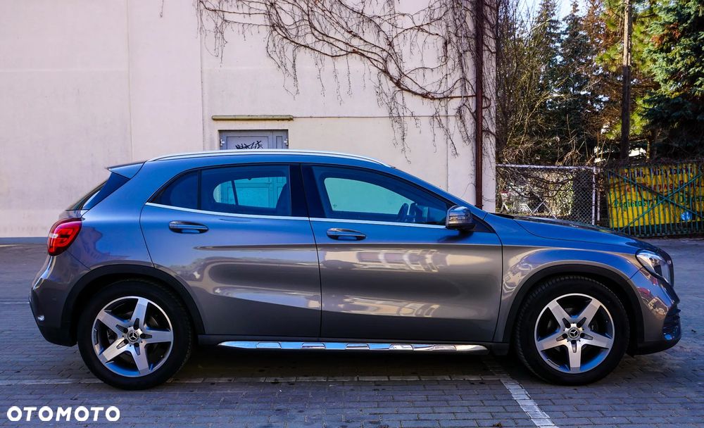 Mercedes-Benz GLA 200 7G-DCT AMG Line - 18