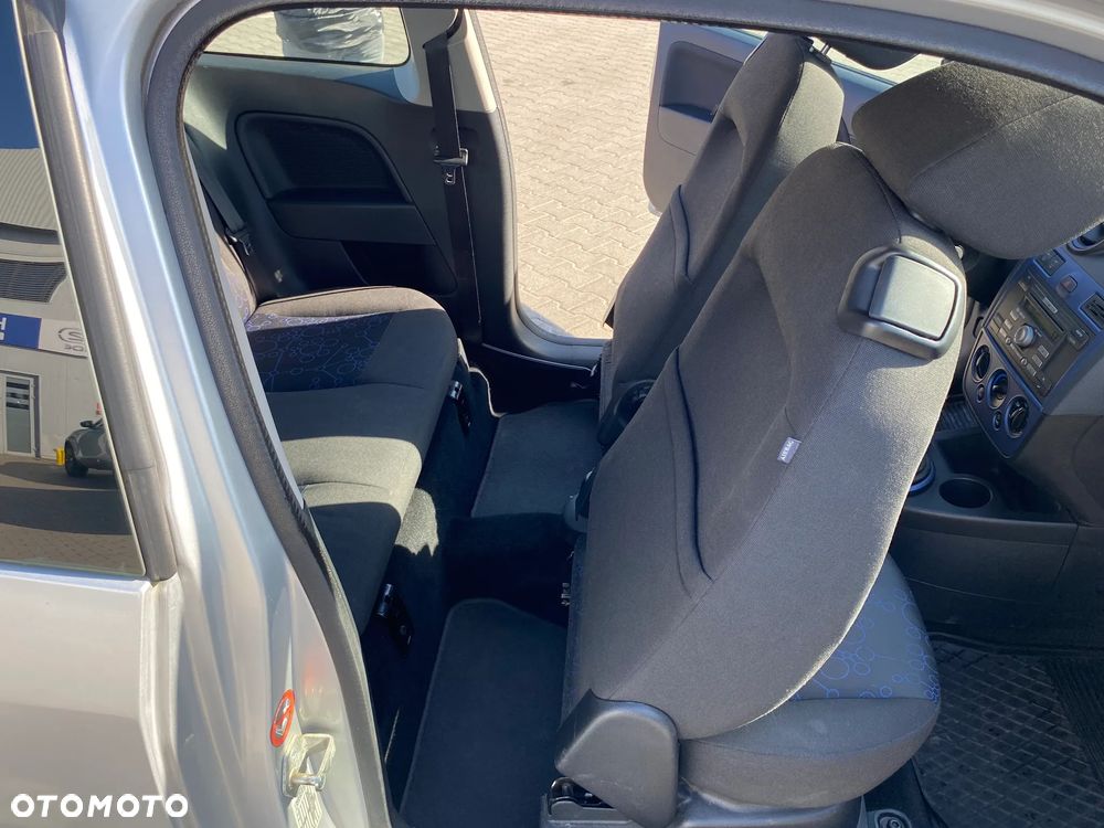 Ford Fiesta 1.3 Ambiente - 18