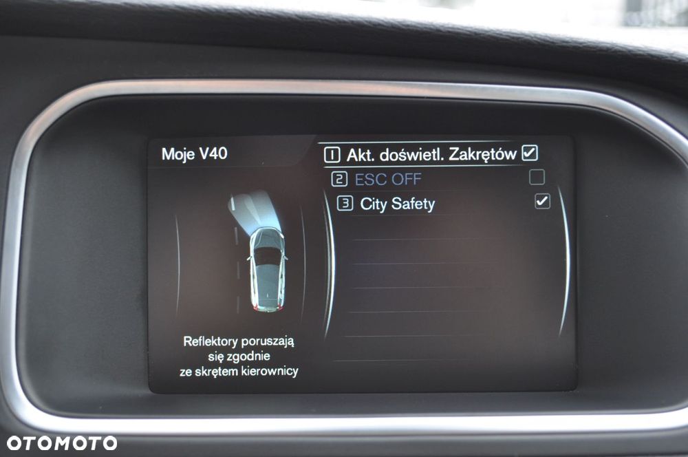 Volvo V40 D2 Drive-E R-Design Momentum - 12