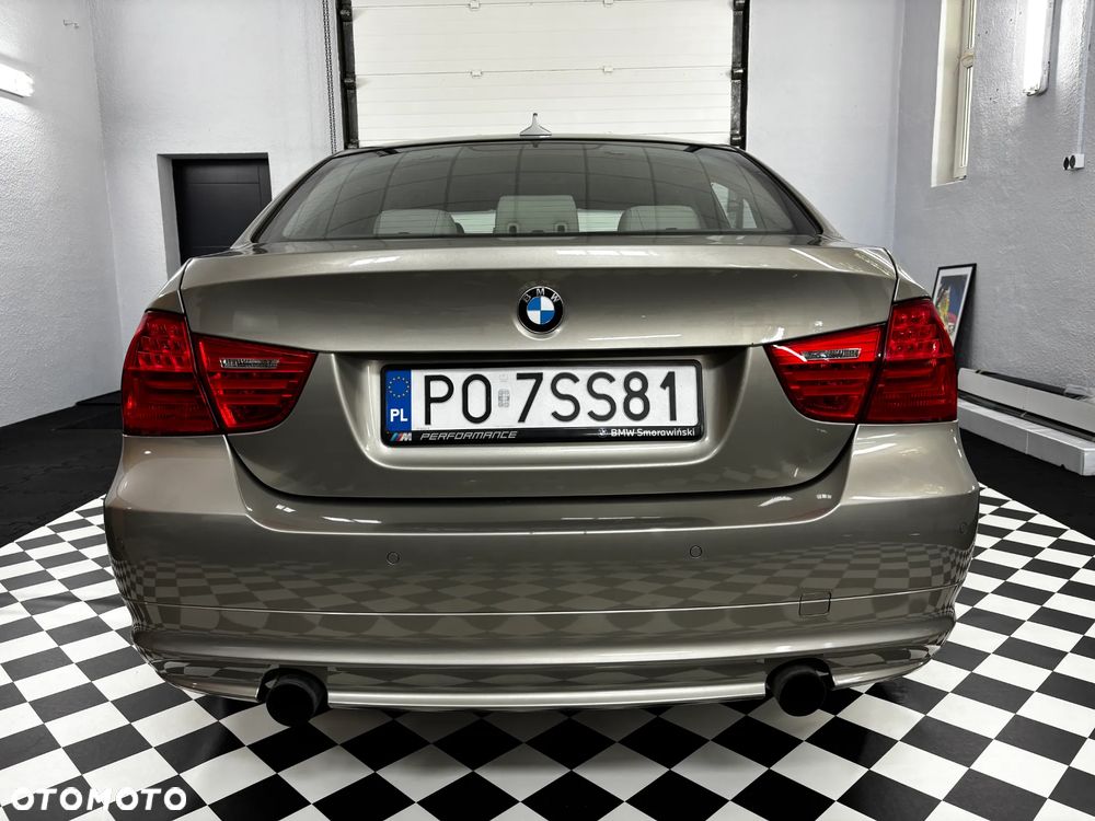 BMW Seria 3 335i Sport-Aut Luxury Line - 9