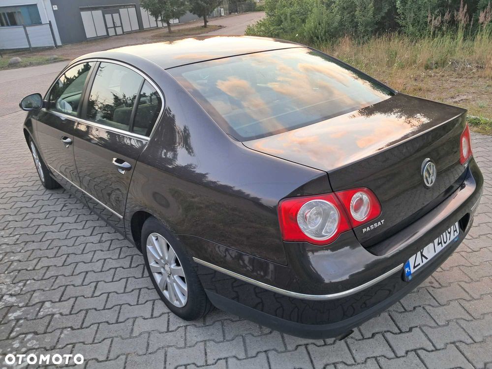 Volkswagen Passat - 2