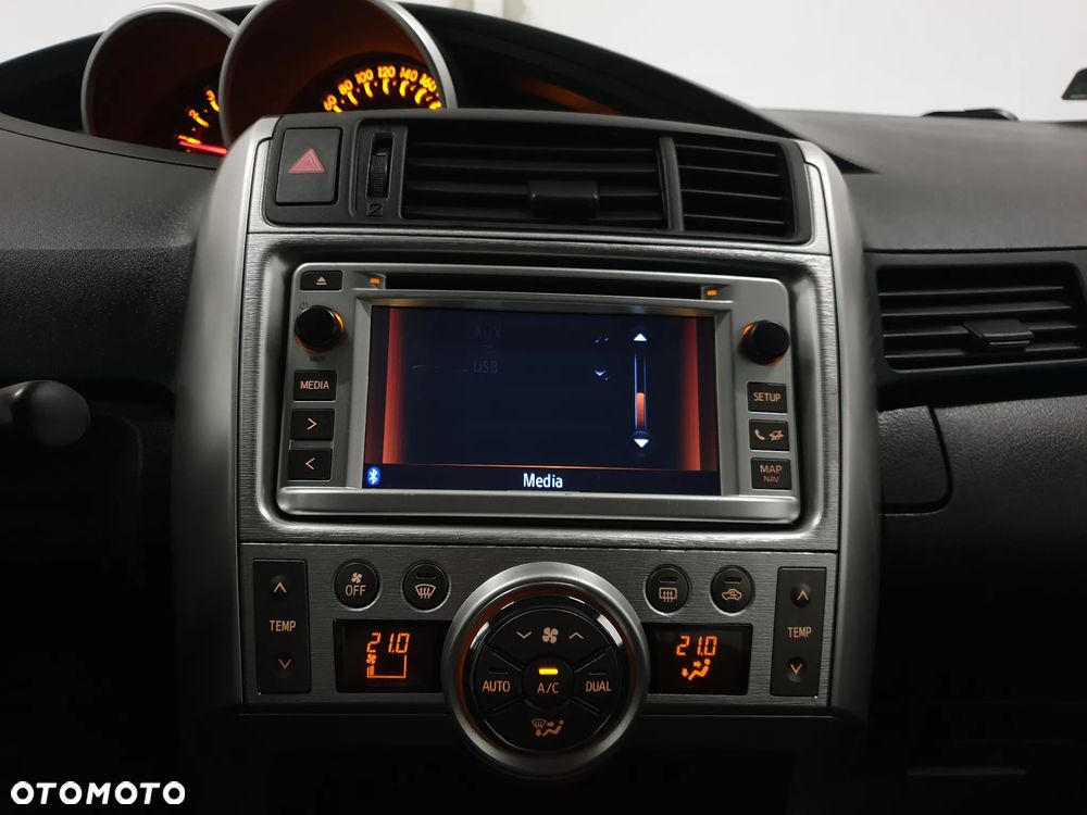 Toyota Verso 2.0 D-4D Premium - 13