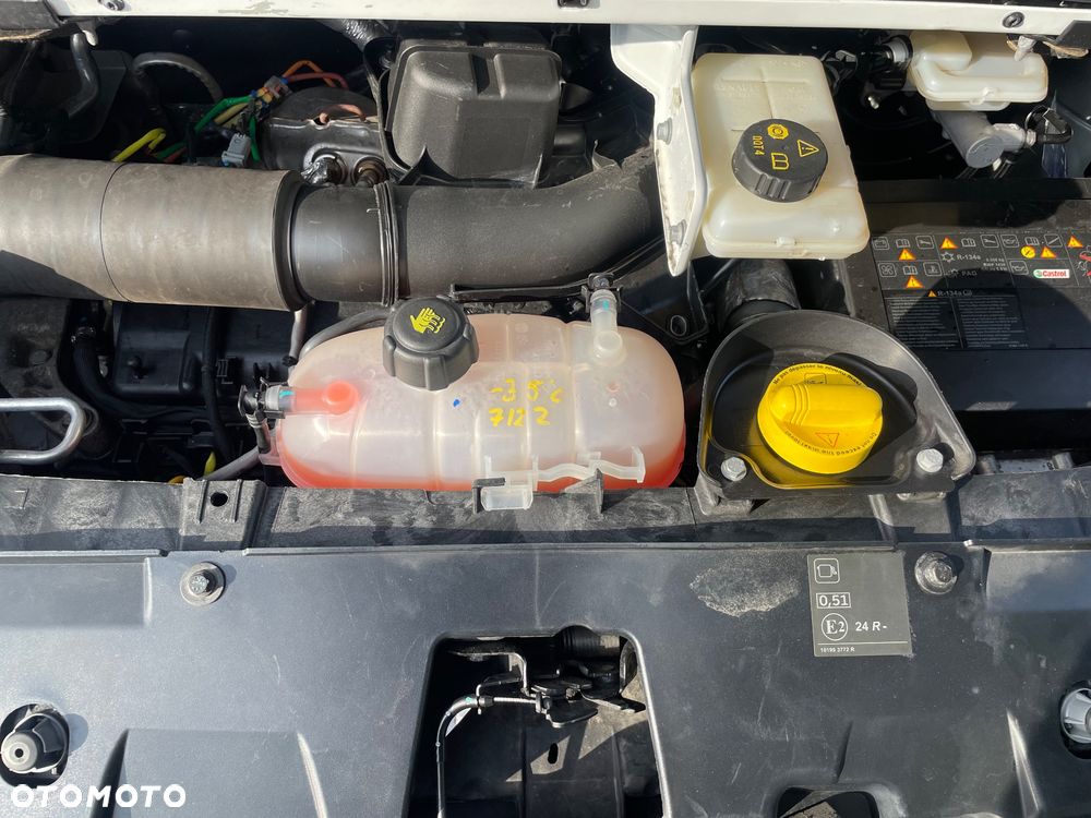 Renault Trafic Vivaro Partner Expert Custom Talento T6 Vito - 29