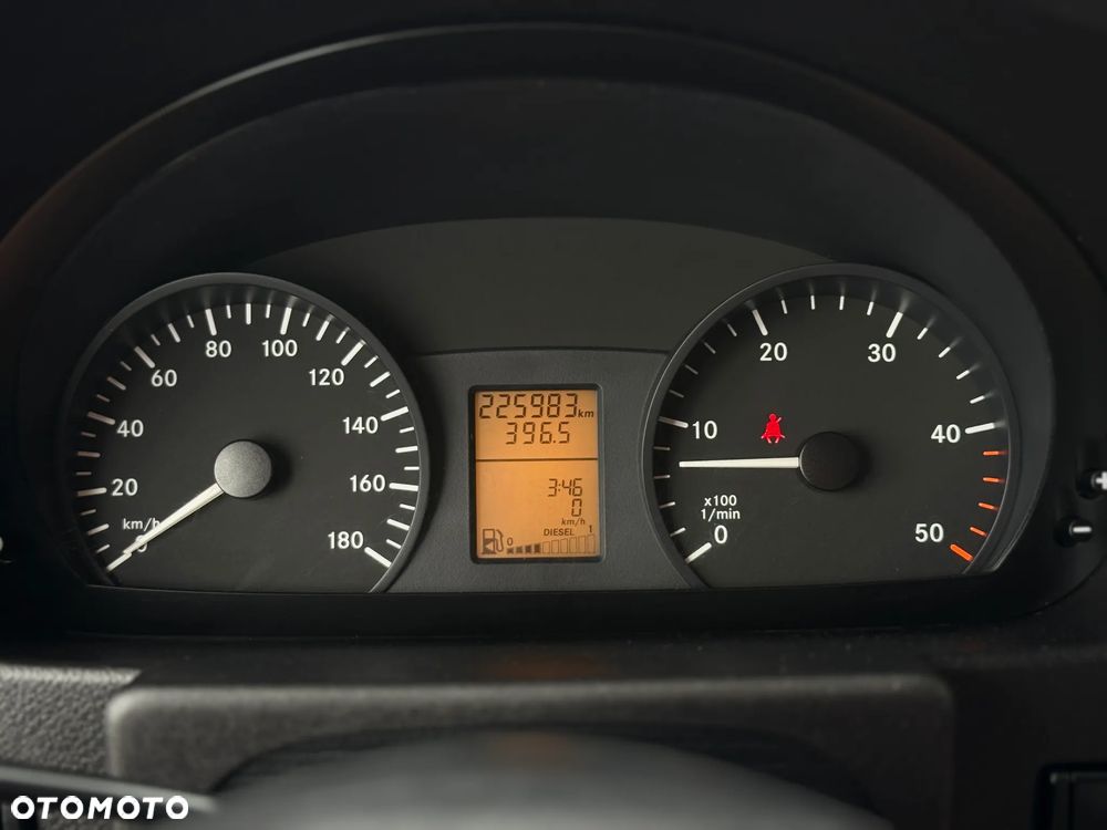 Mercedes-Benz Sprinter 519 CDI / 3.0 V6 190KM / Kontener 4,4m + Winda 750kg + Drzwi Boczne / TYLKO 225.983KM PRZEBIEGU / 2018 ROK PRODUKCJI / ZAREJESTROWANY W PL ! - 37