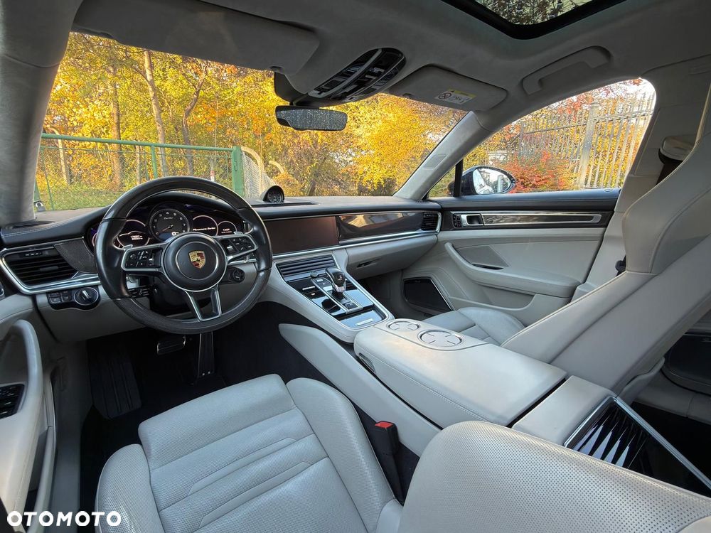 Porsche Panamera Turbo - 17