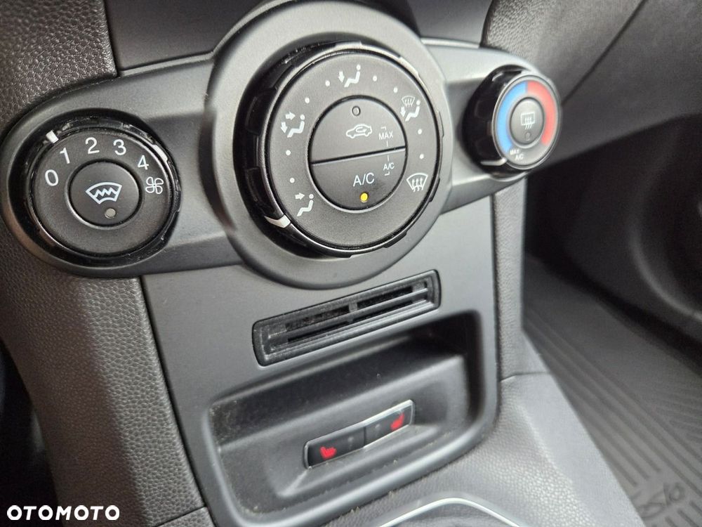 Ford Fiesta - 11