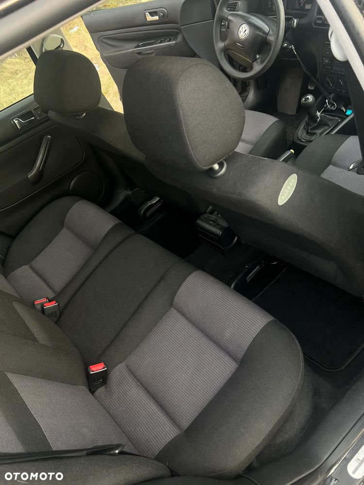 Volkswagen Golf 1.6 Comfortline - 8