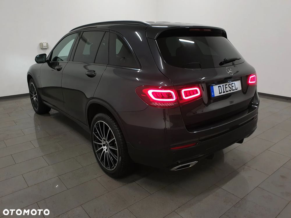 Mercedes-Benz GLC 300 de 4Matic 9G-TRONIC AMG Line Plus - 4