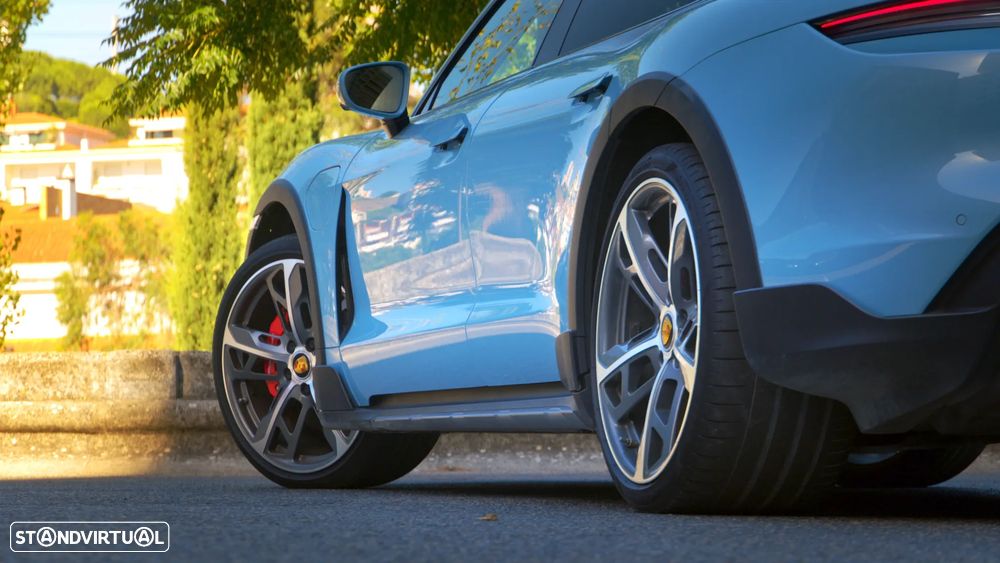 Porsche Taycan Cross Turismo 4S - 14