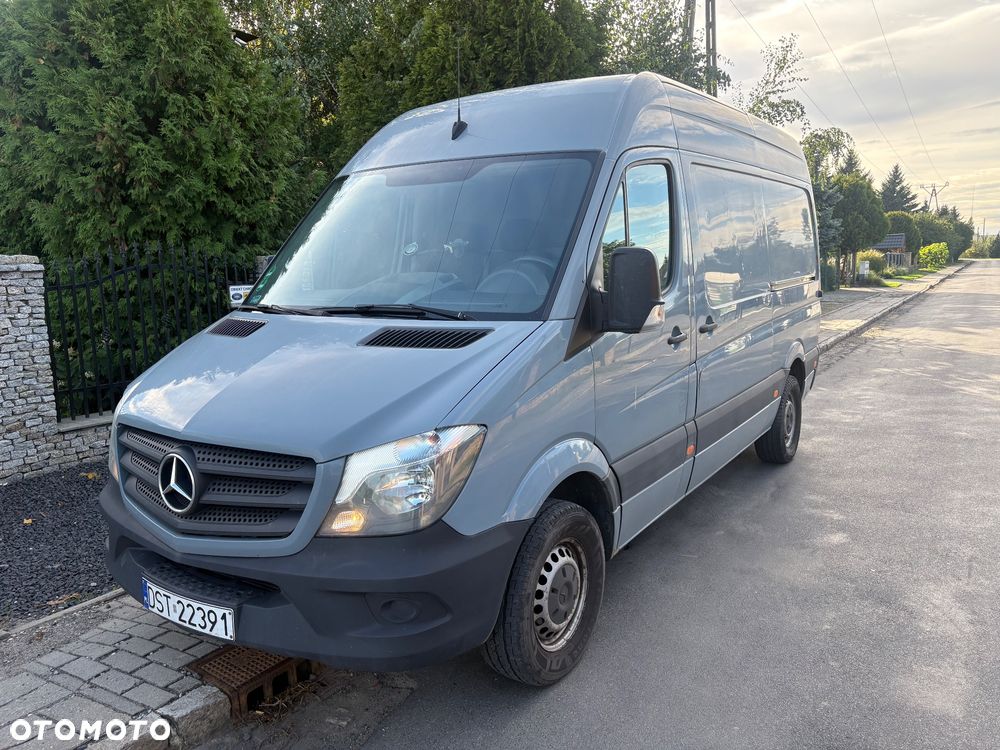 Mercedes-Benz Sprinter - 2