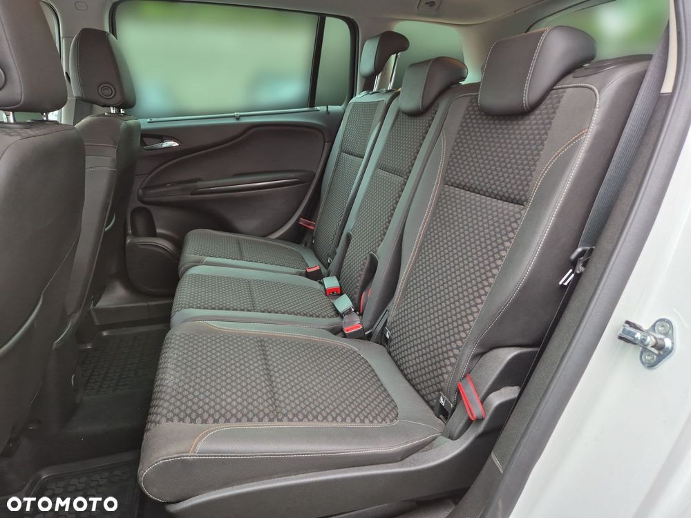 Opel Zafira - 10
