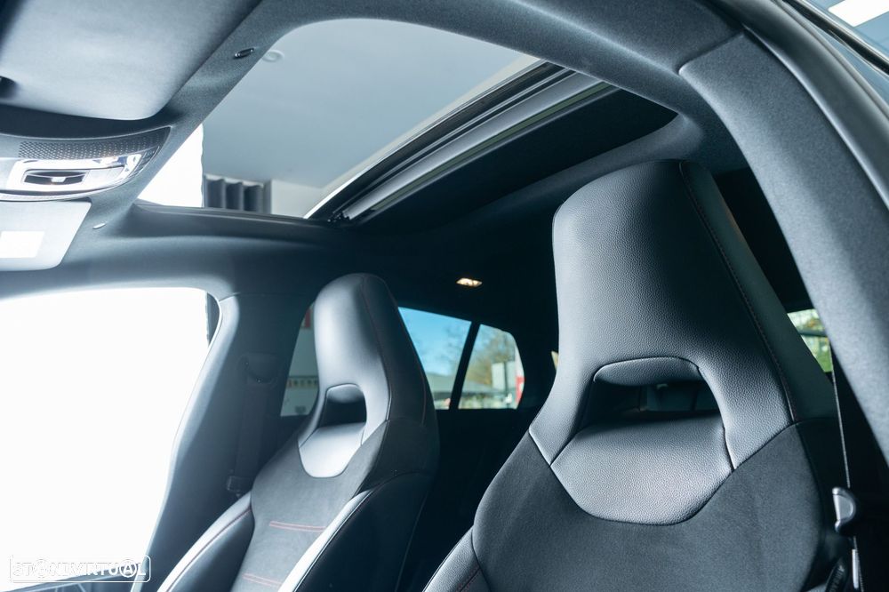 Mercedes-Benz CLA 250 e Shooting Brake AMG Line - 29