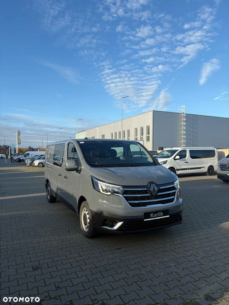 Renault Trafic Furgon brygadówka L2H1 2.0dCi 150 - 4