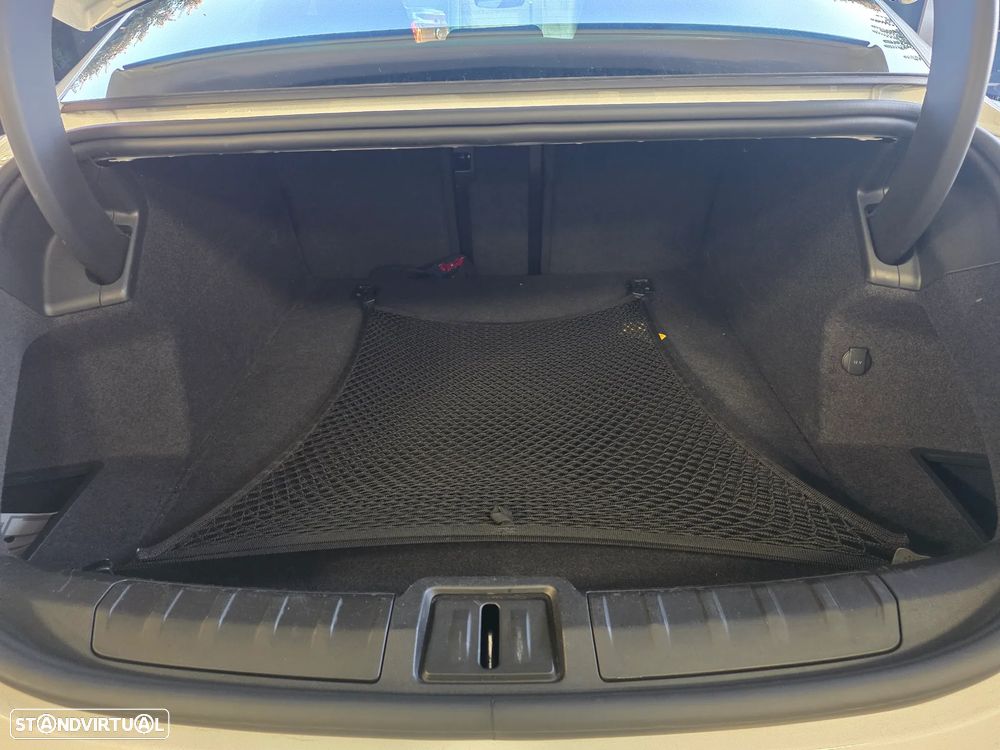 Porsche Taycan Bateria Performance Plus - 17