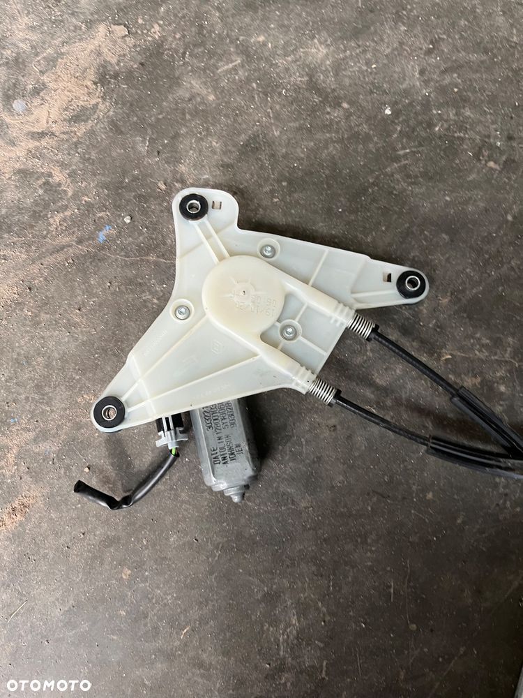 Podnośnik szyby prawy przód Renault Master III - 2