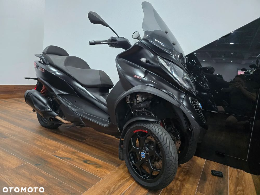 Piaggio MP-3 - 35