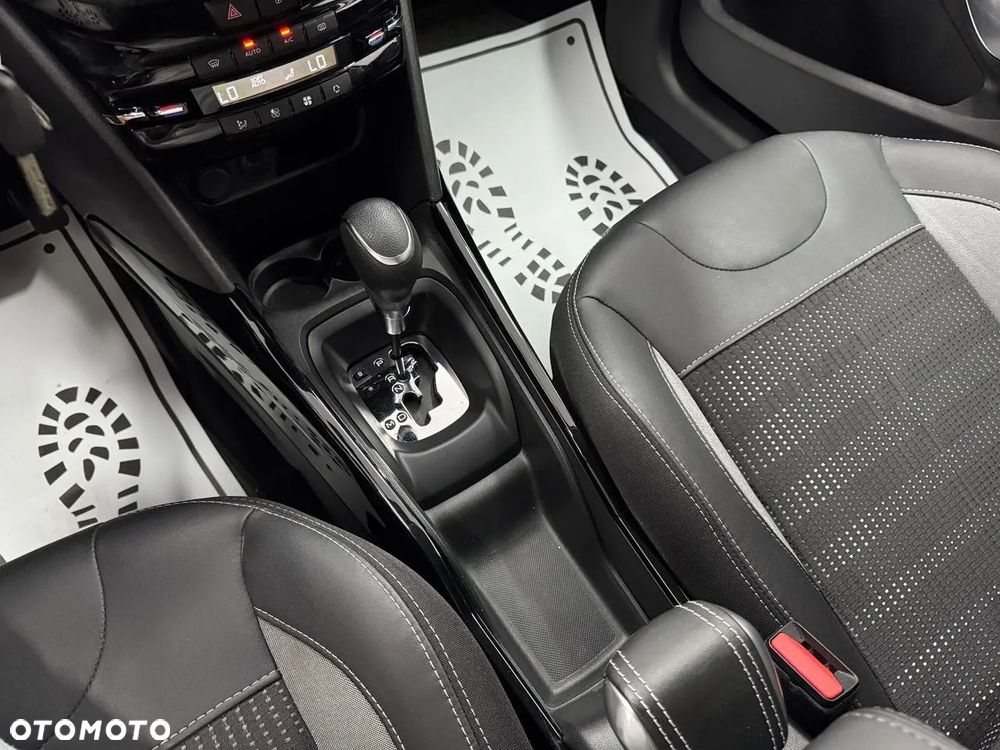 Peugeot 2008 BlueHDi FAP 120 STOP & START EAT6 Allure - 22