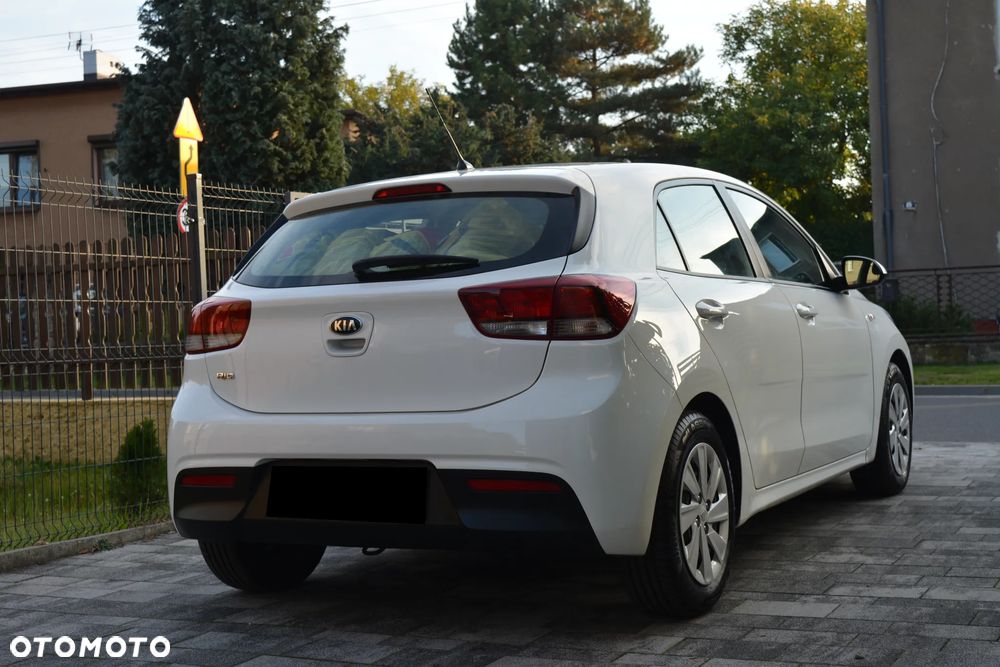 Kia Rio 1.2 L - 25