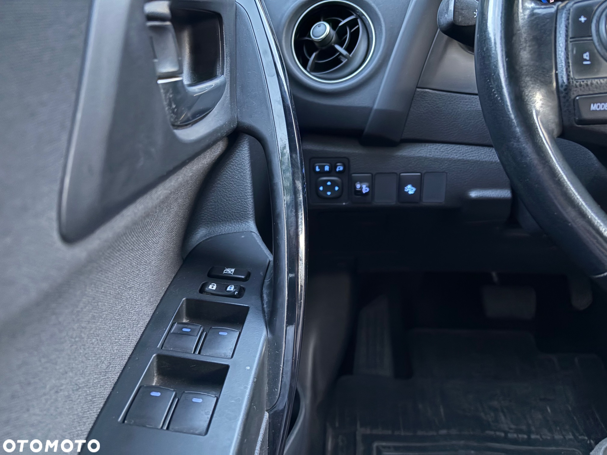Toyota Auris Hybrid 135 Prestige - 10