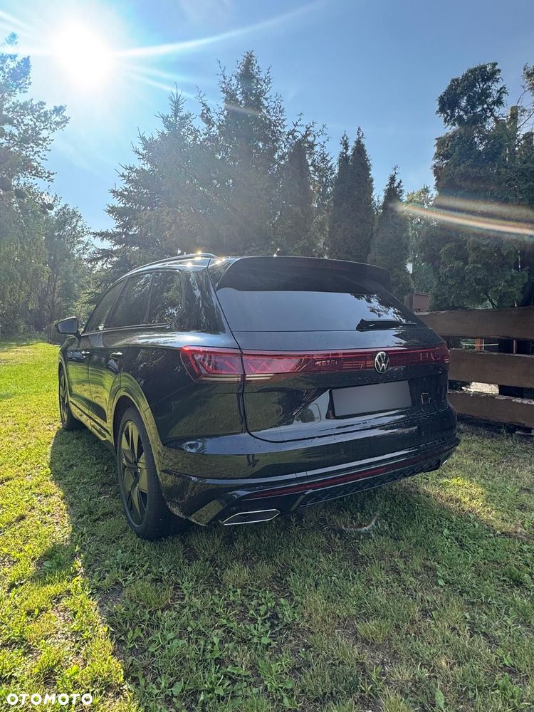 Volkswagen Touareg 3.0 V6 TDI 4Motion R-Line - 4