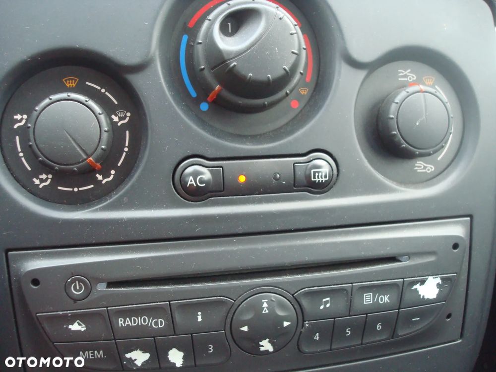 Renault Clio 1.5 dCi Extreme - 32