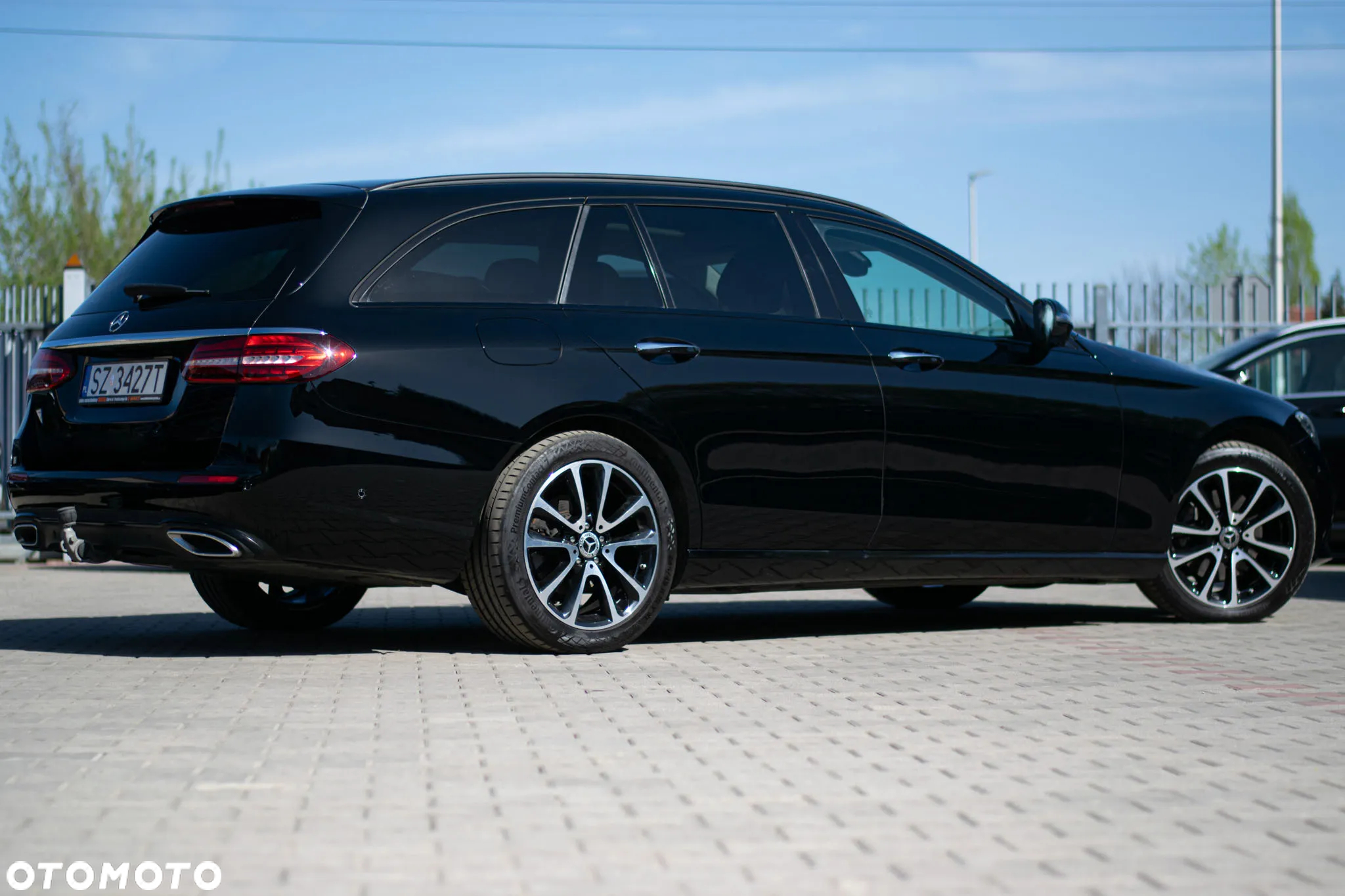 Mercedes-Benz Klasa E 220 d 4Matic T 9G-TRONIC Avantgarde - 6