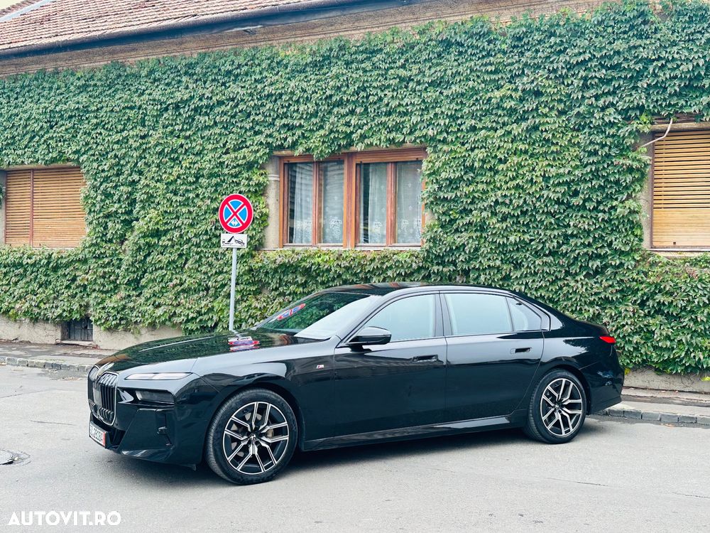 BMW Seria 7 740d xDrive MHEV - 27
