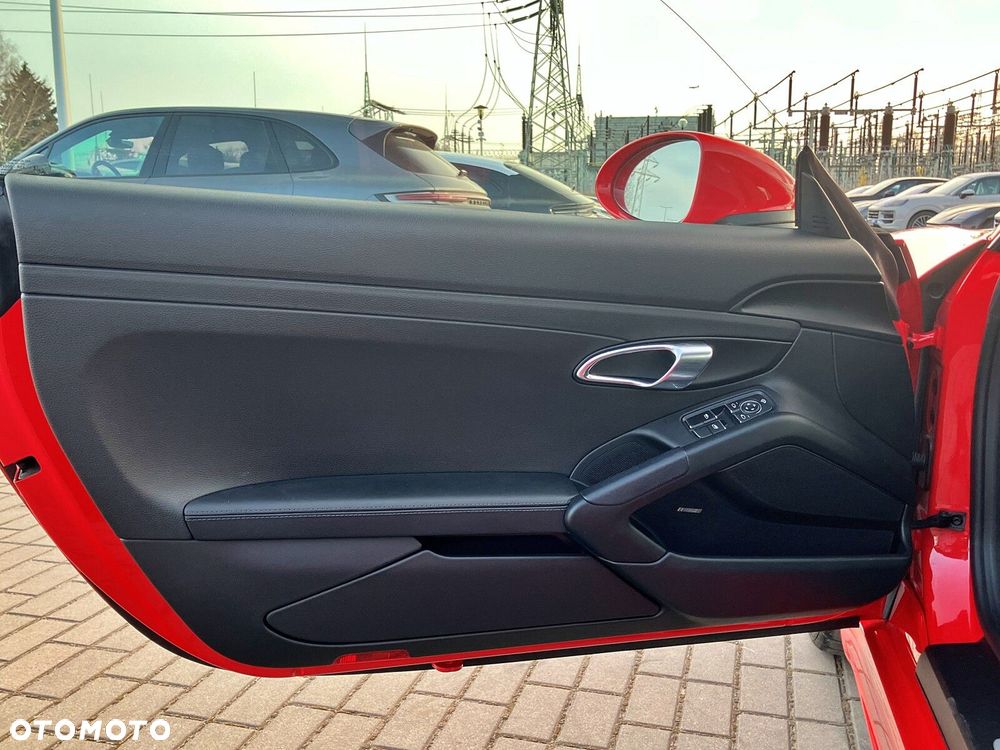 Porsche 718 Cayman - 19