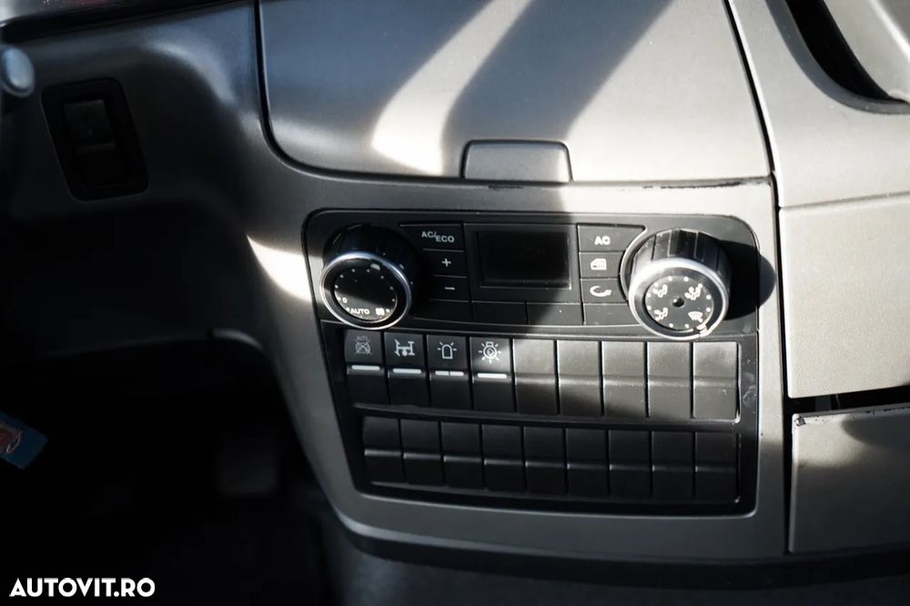 MAN TGS 33.360 / 6x4 / BASCULĂ SPATE 5.8 M + HIAB XS 122 HGV / RADIOCOMANDĂ / HGV ÎN SPATELE CABINEI / EURO 5 / MANUALĂ - 31