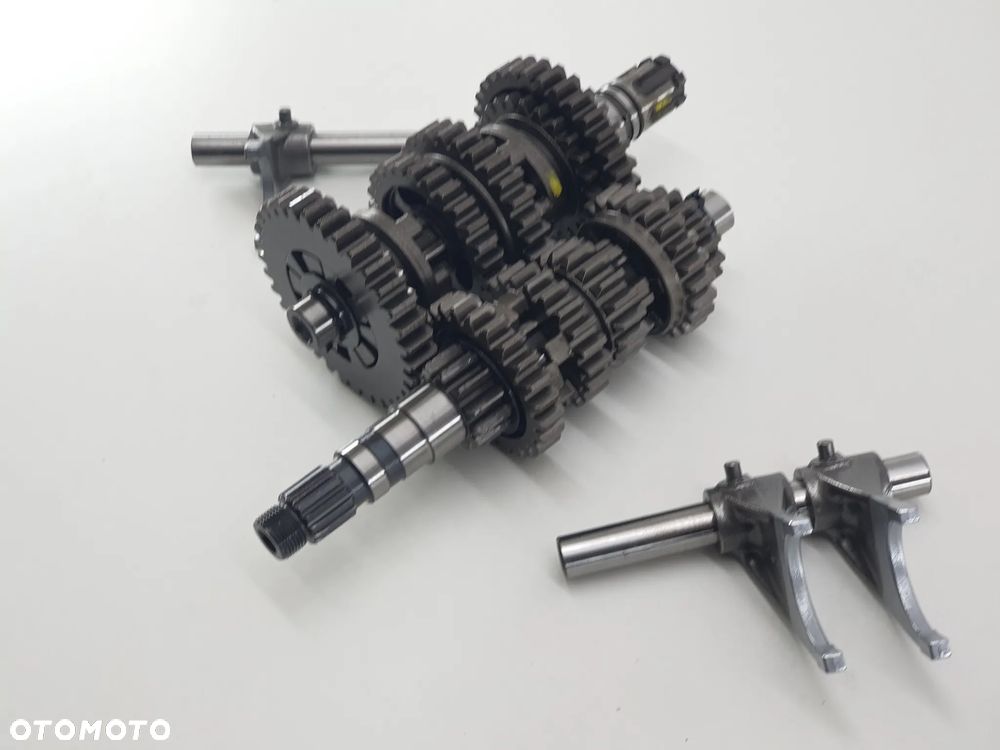 SKRZYNIA BIEGOW WALEK TRYB WODZIK  KTM DUKE 125 - 2
