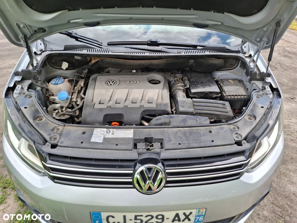 Volkswagen Touran - 10