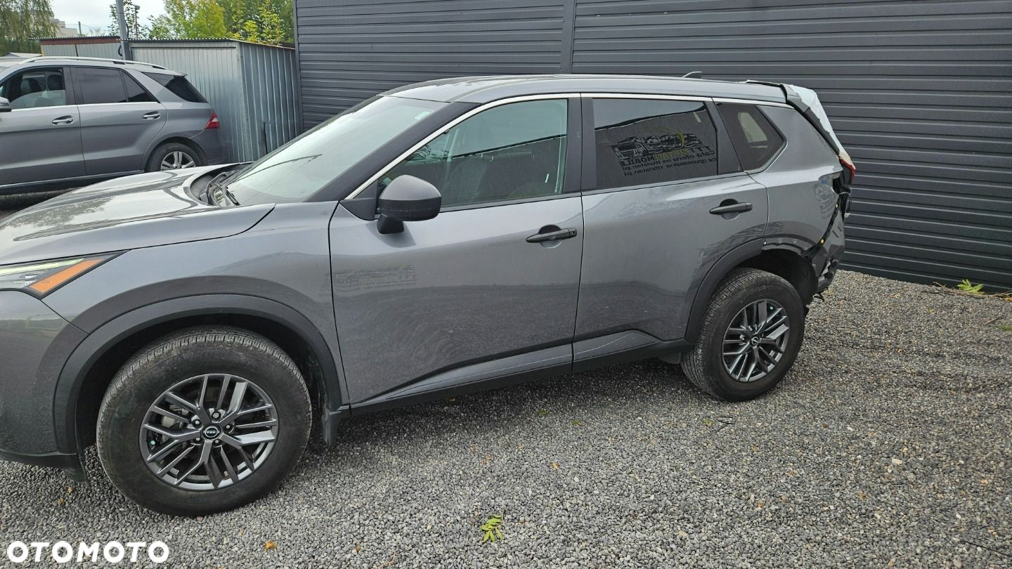 Nissan Rogue - 2