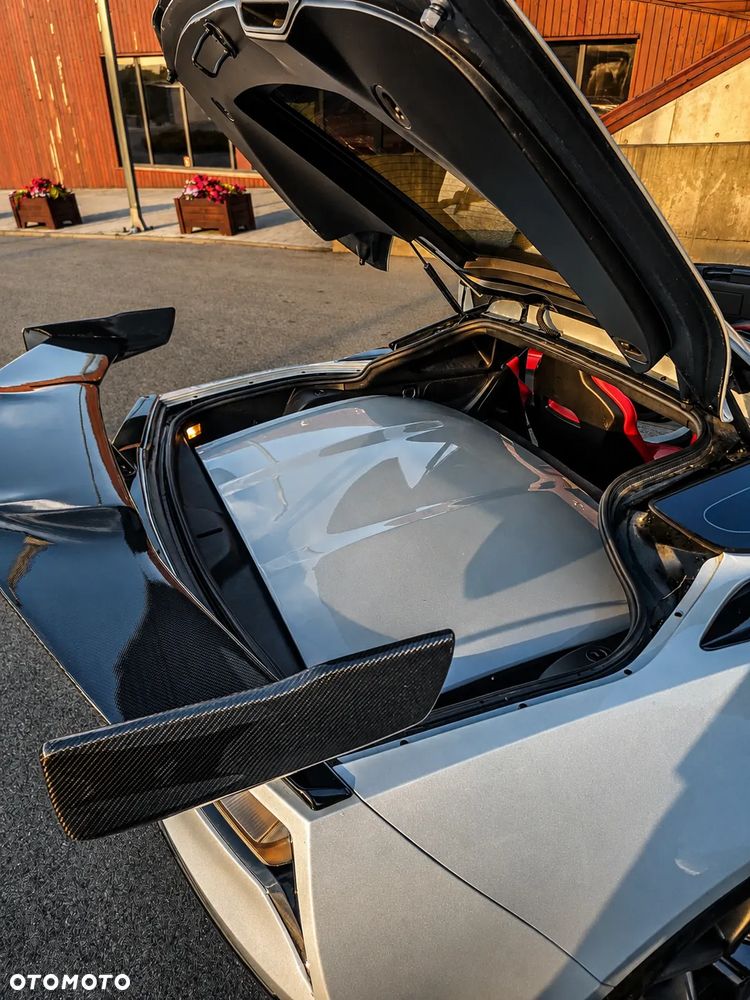 Chevrolet Corvette - 10