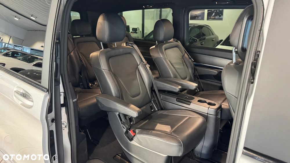 Mercedes-Benz Klasa V - 32