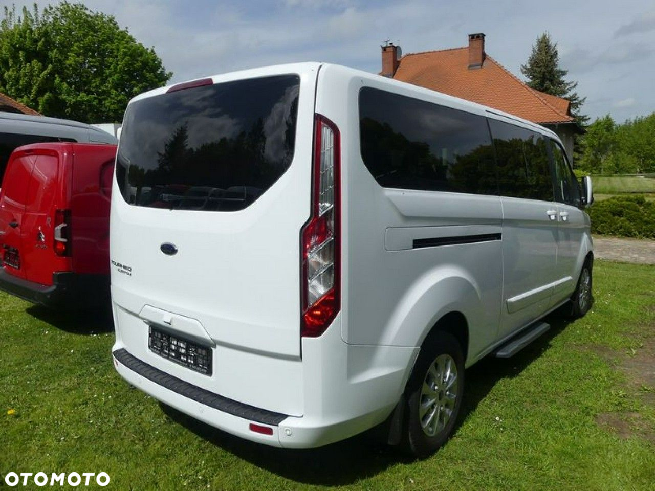 Ford Tourneo Custom - 19