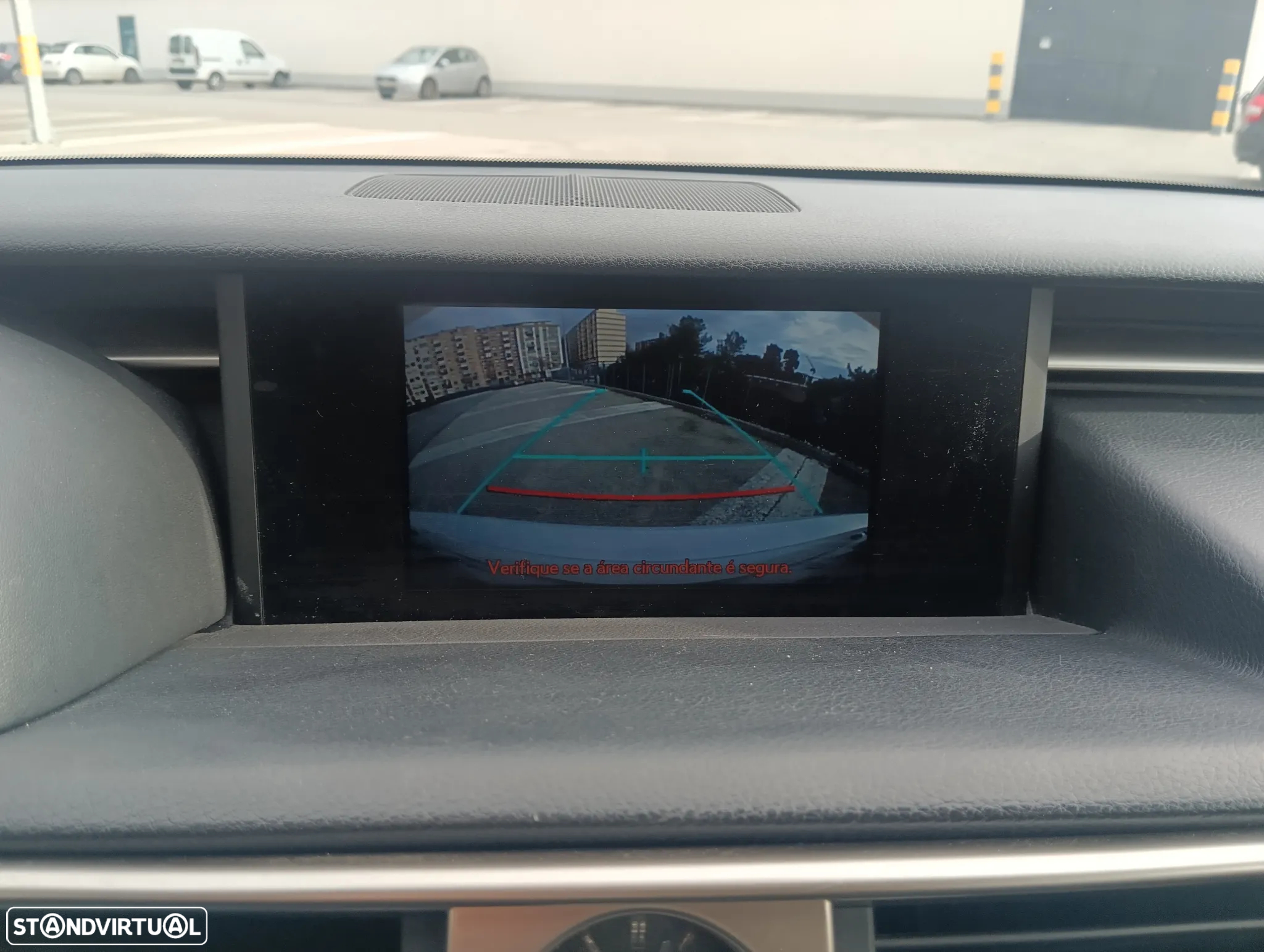 Lexus IS 300H Executive+ - 12