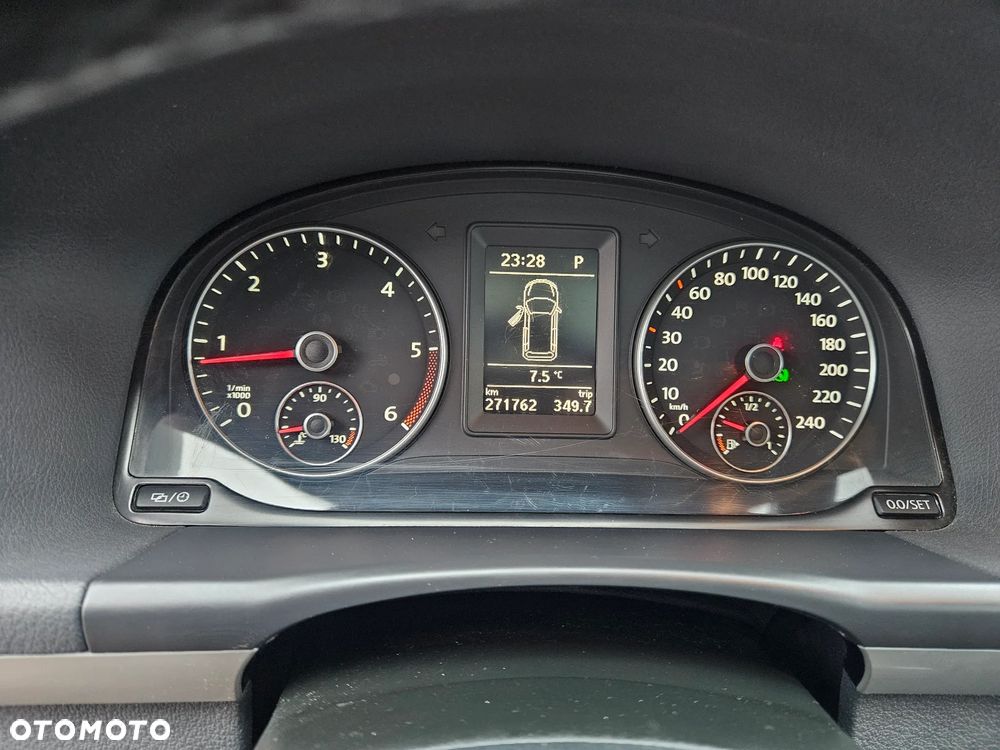 Volkswagen Touran 1.6 TDI SCR BlueMotion Technology DSG Comfortline - 11
