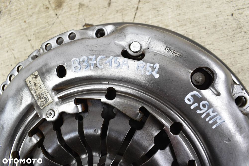 Koło Dwumasowe Sprzęgło MINI F55 F56 F57 BMW F45 F46 1.5d B37C15A 8600210 - 3