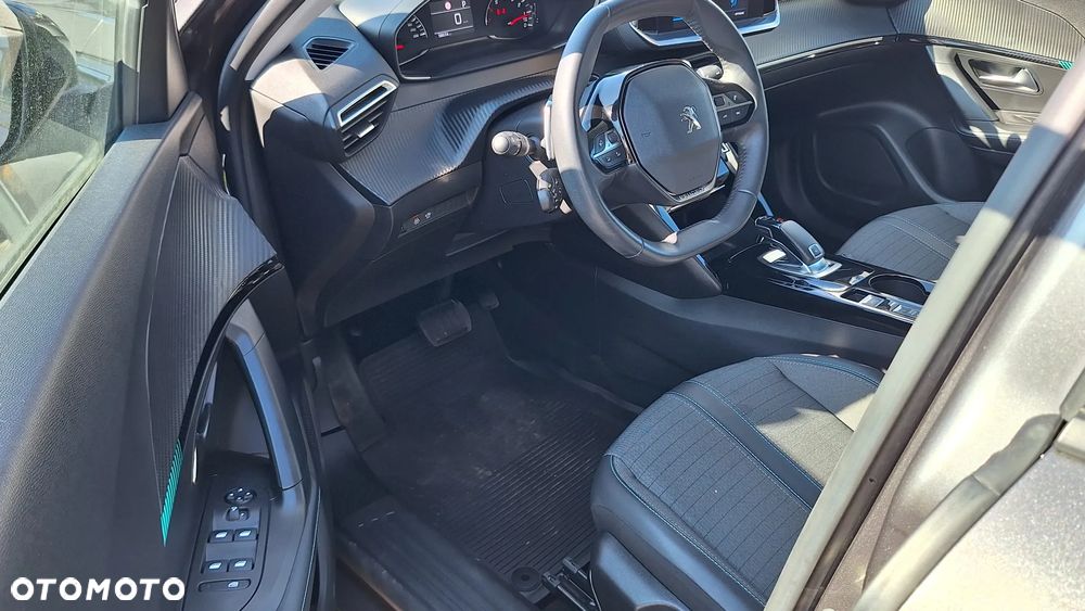 Peugeot 2008 1.2 PureTech Allure Pack S&S EAT8 - 9