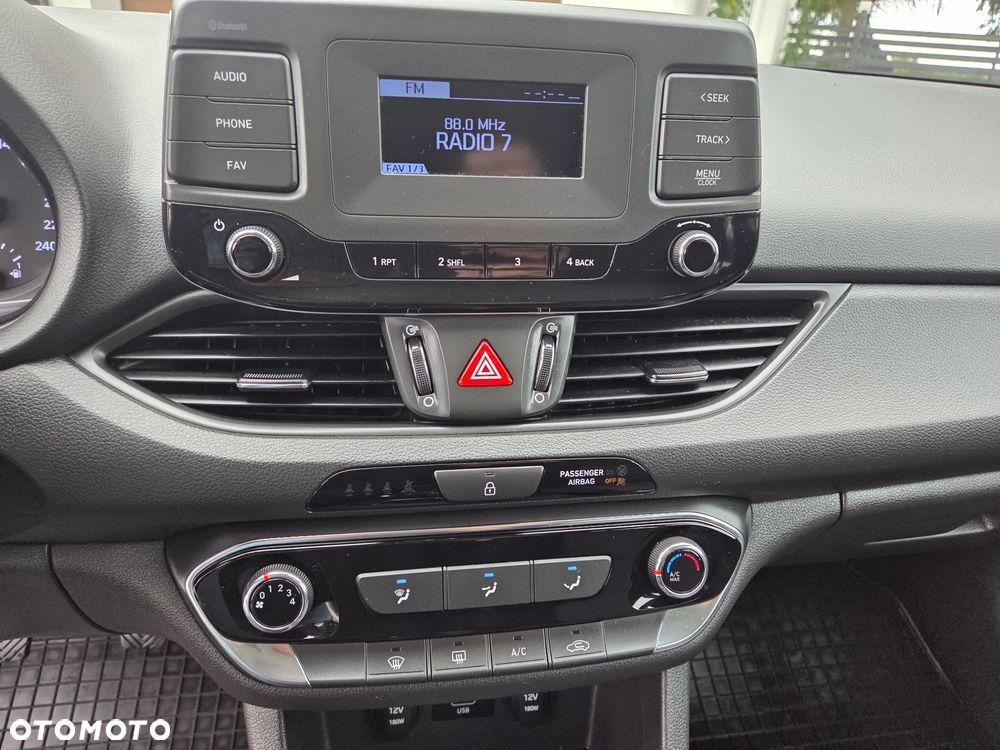 Hyundai i30 1.5 DPI Classic + - 4