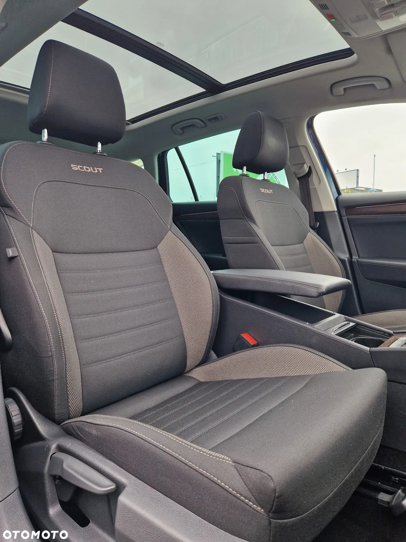 Skoda Superb 2.0 TDI SCR 4x4 Scout DSG - 24