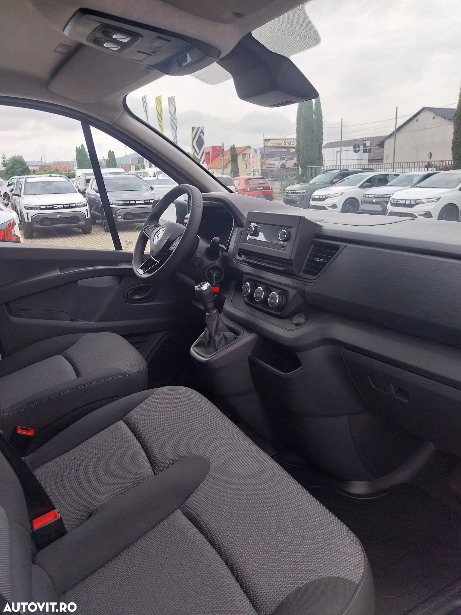 Renault Trafic 2.0 Blue dCi 150 Furgon Cabina Dubla L2H1 - 12
