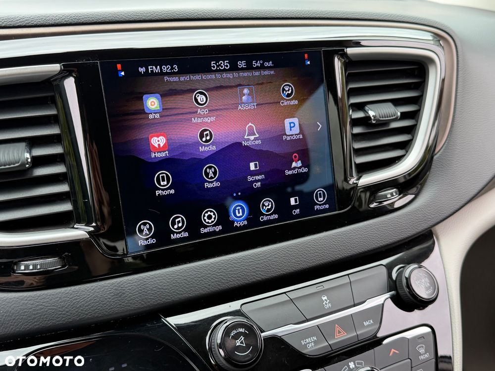 Chrysler Pacifica - 29