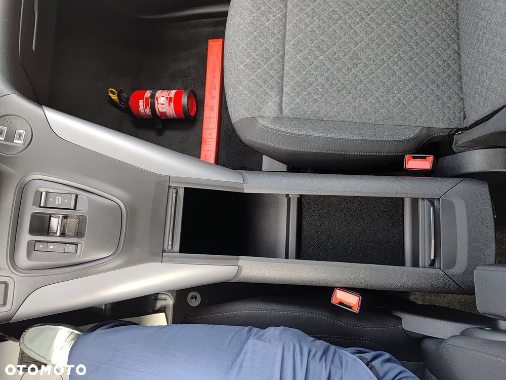 Opel Combo L2 EAT8 (bryg.) - 24